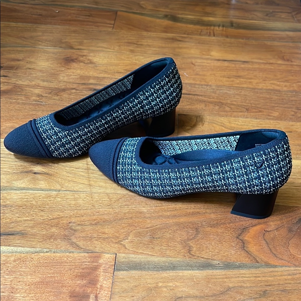 Vivaia Julie Pro BRAND NEW 39.5 / 9